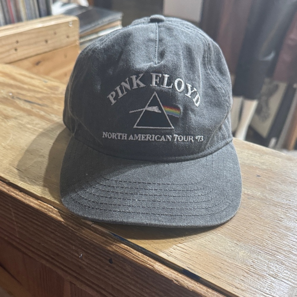 Consignment item..
Pink Floyd Charcoal Gray Cap